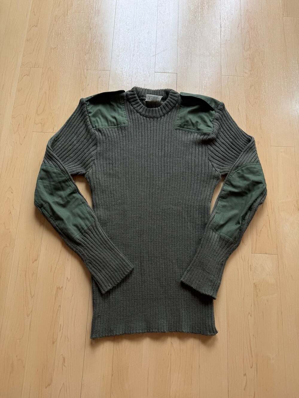 90s British Military Heavy Olive Size 118 cm Round Neck Commando Sweater
